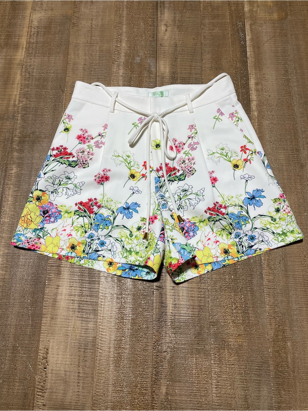 Jade White High-Waist Floral Tie-Front Shorts NEW